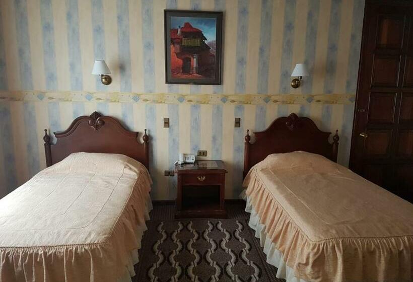 اتاق استاندارد, Paola Hostal