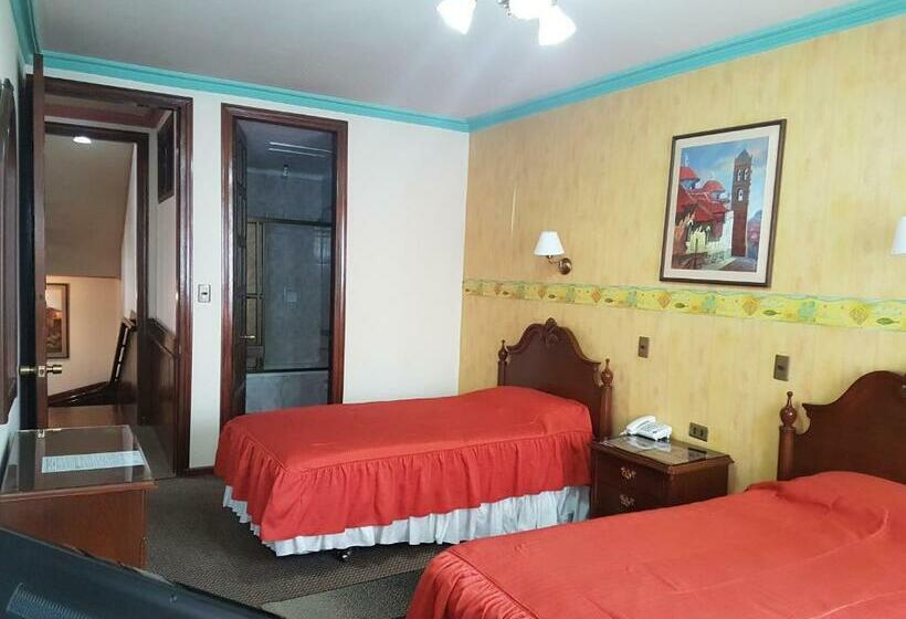 اتاق استاندارد, Paola Hostal