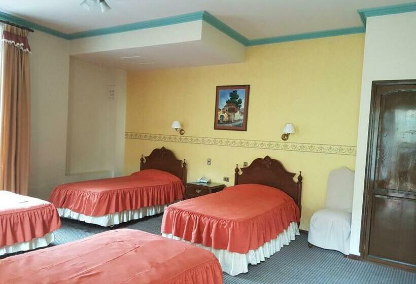 اتاق استاندارد چهار تخته, Paola Hostal