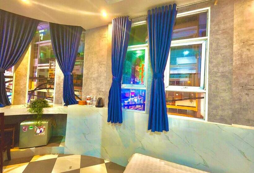 اتاق خانوادگی, Mes Hotel   Ngay Bến Ninh Kiều