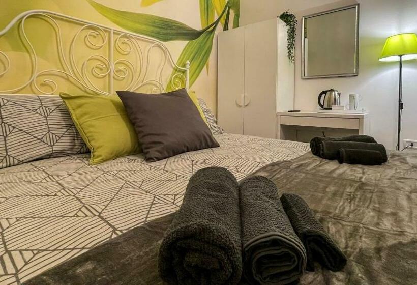 اتاق استاندارد, Cinquestanze