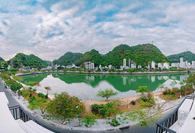 اتاق استاندارد سه نفره, Bao Phuc