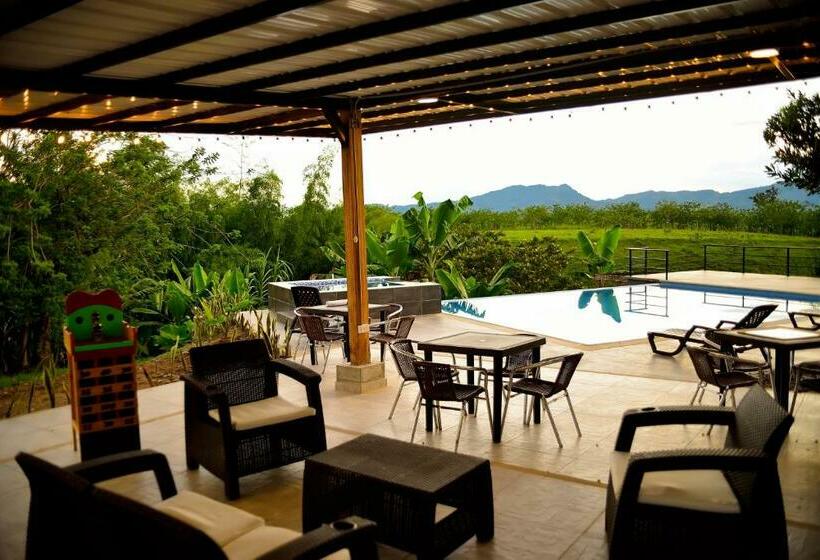 اتاق خانوادگی, Origen Finca