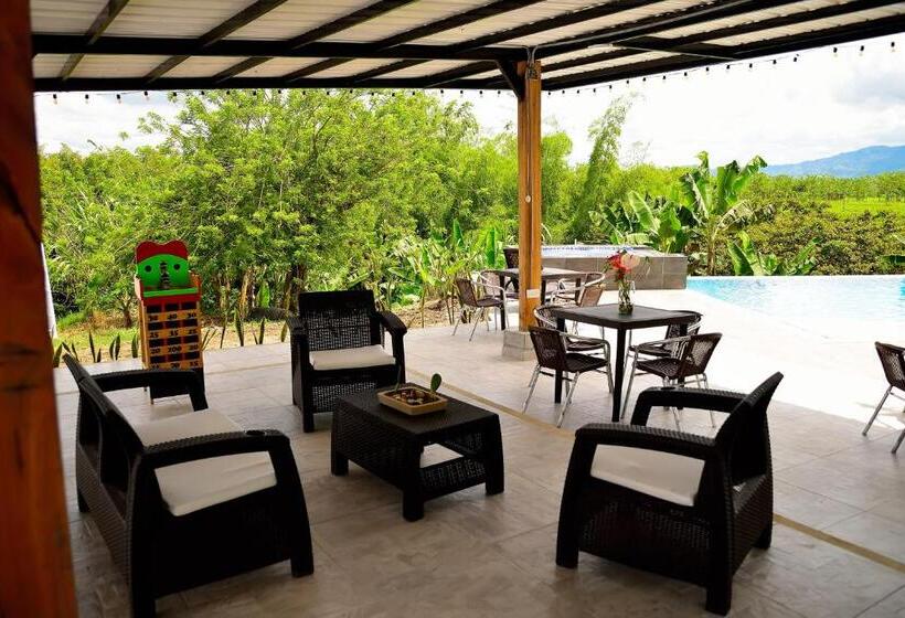 اتاق خانوادگی, Origen Finca