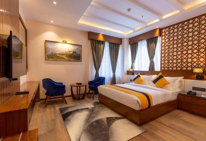 اتاق لوکس, Dream International