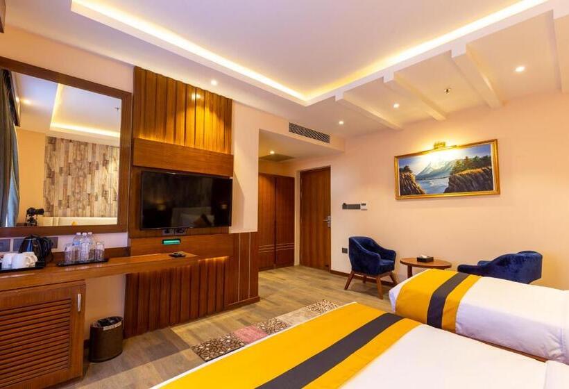 اتاق اجرایی سه نفره, Dream International