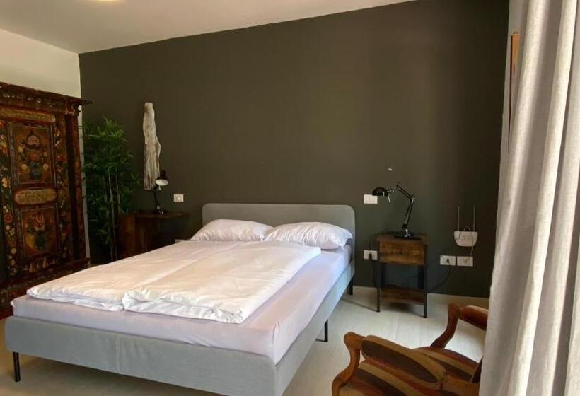 اتاق لوکس با چشم‌انداز دریا, Casale Orgogliosa