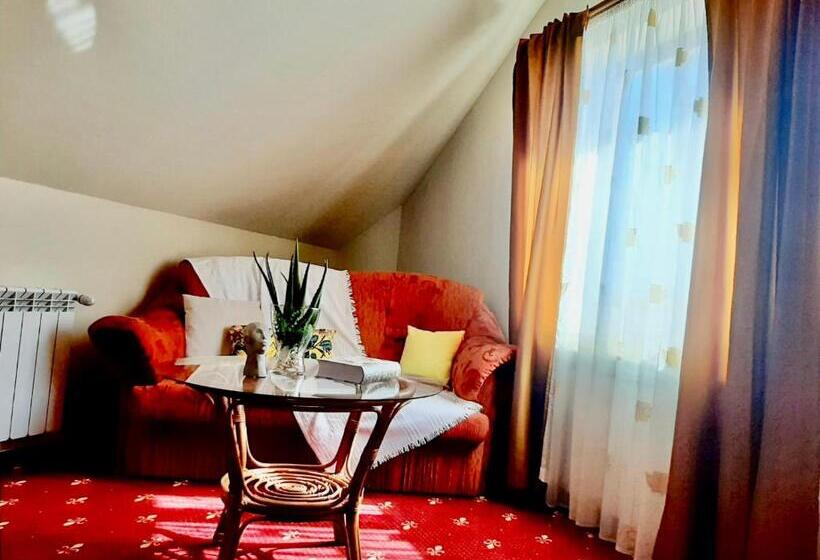 اتاق استاندارد سه نفره, Vila Miluna