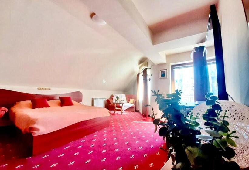 اتاق استاندارد سه نفره, Vila Miluna