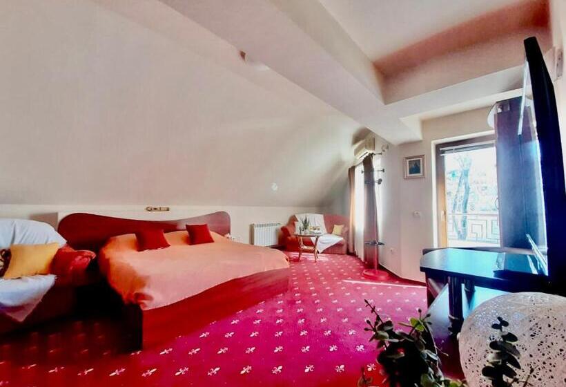 اتاق استاندارد سه نفره, Vila Miluna