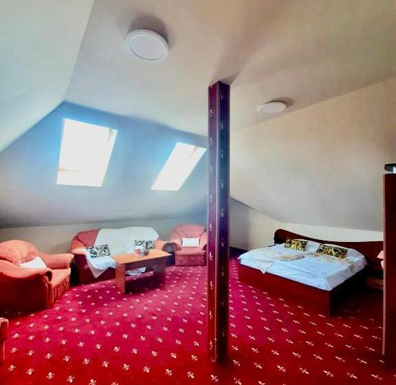 اتاق خانوادگی, Vila Miluna