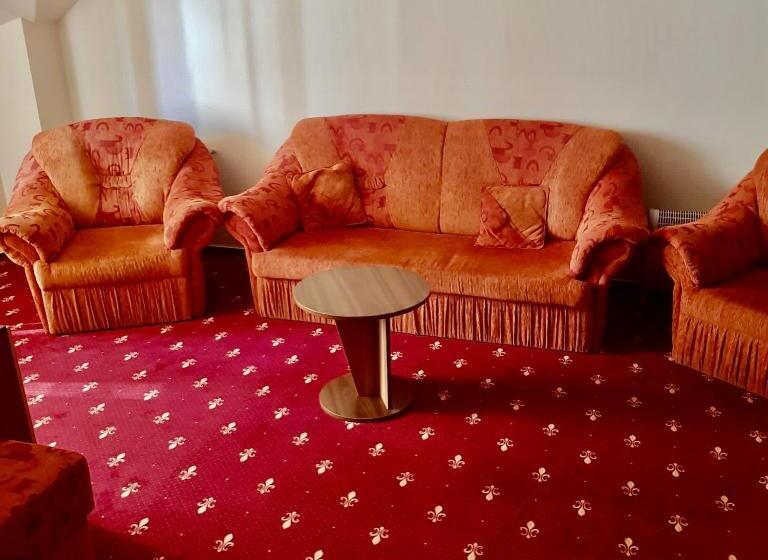 اتاق خانوادگی, Vila Miluna