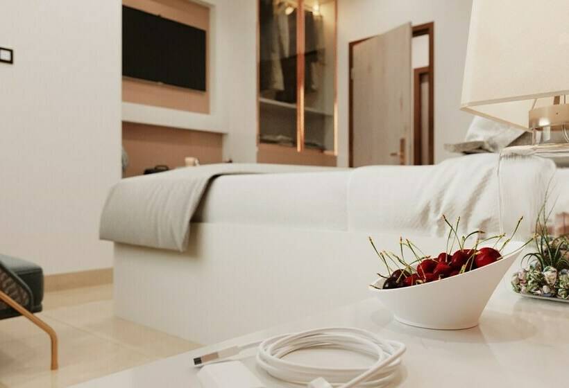 غرفة ديلوكس, Red Orchid