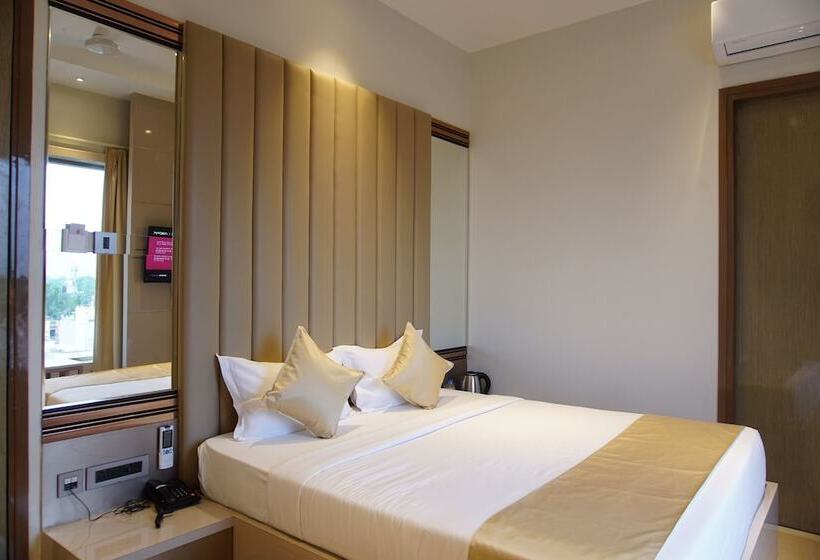 غرفة ديلوكس, Red Orchid