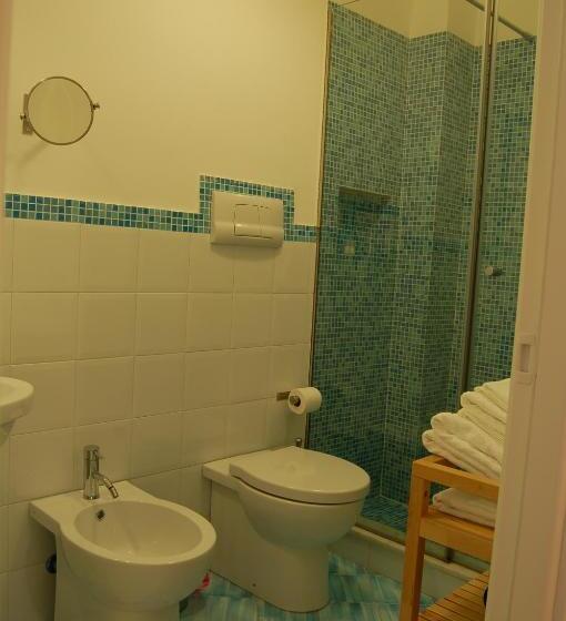 标准间, Federico Secondo B&b