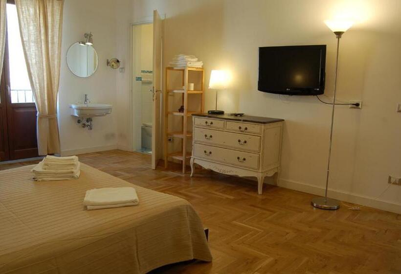 标准间, Federico Secondo B&b