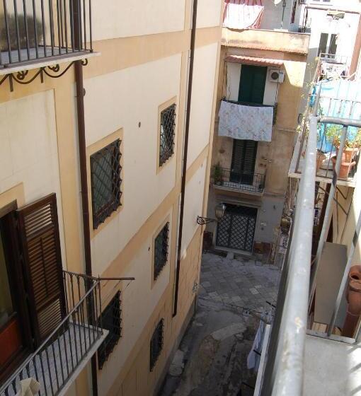 家庭套房, Federico Secondo B&b