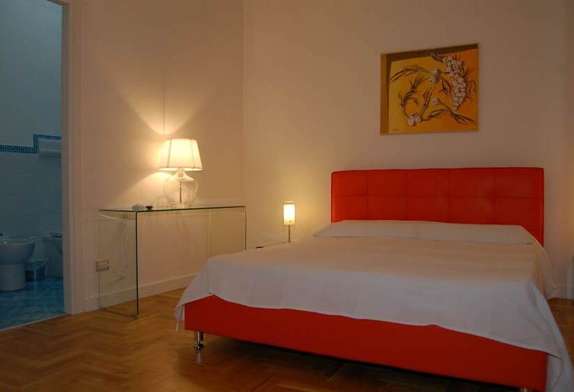 标准间, Federico Secondo B&b