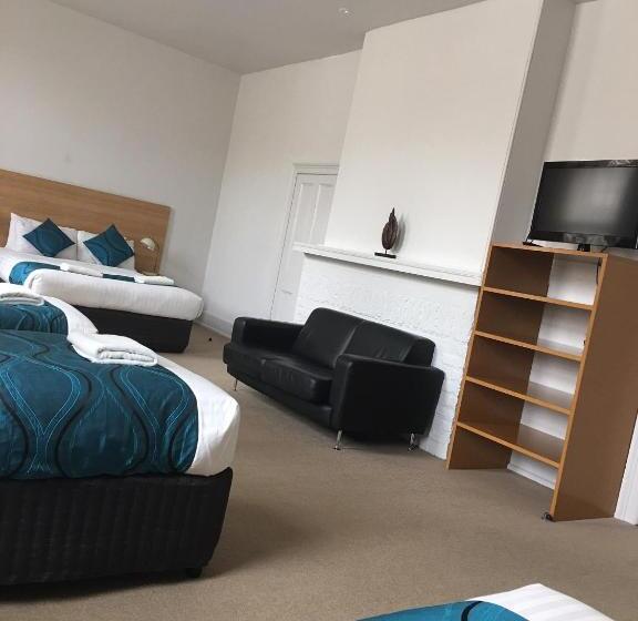 חדר סטנדרט לארבעה, Customs House