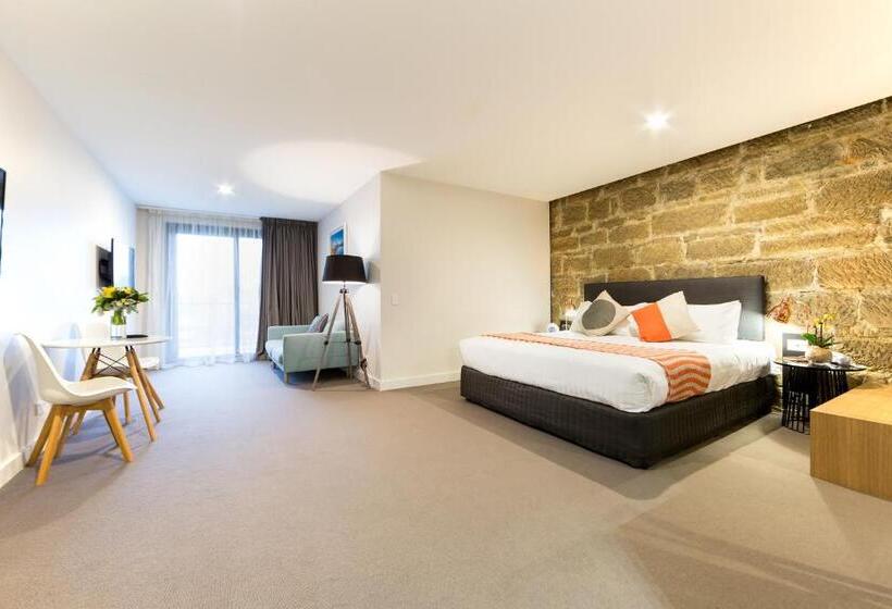 חדר סופריור, Customs House