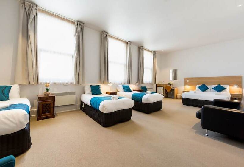 חדר סטנדרט לארבעה, Customs House