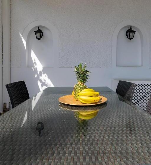 ファミリールーム, Gelos House