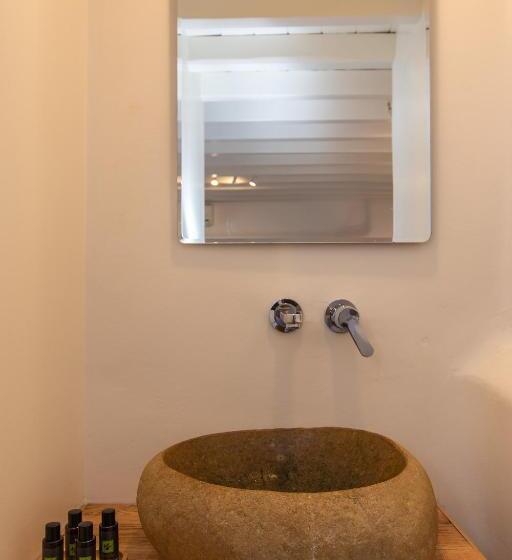 エコノミールーム, Gelos House