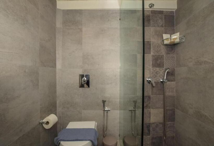 Номер Economy, Gelos House