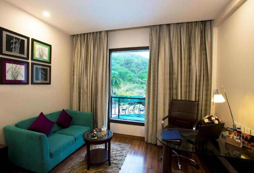 景观俱乐部房间, Golden Tulip Chandigarh, Panchkula