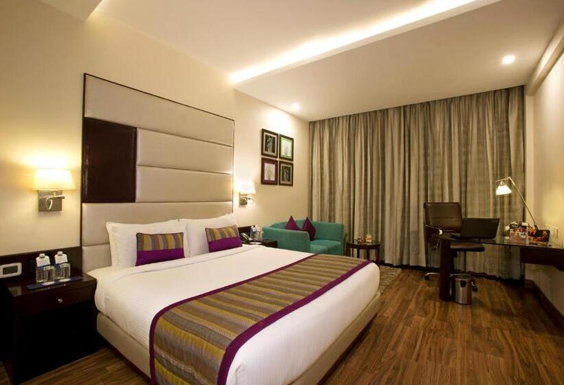 اتاق کلوب با چشم‌انداز, Golden Tulip Chandigarh, Panchkula