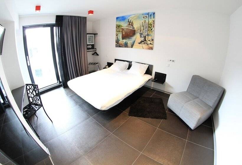 اتاق سوپریور, Grey