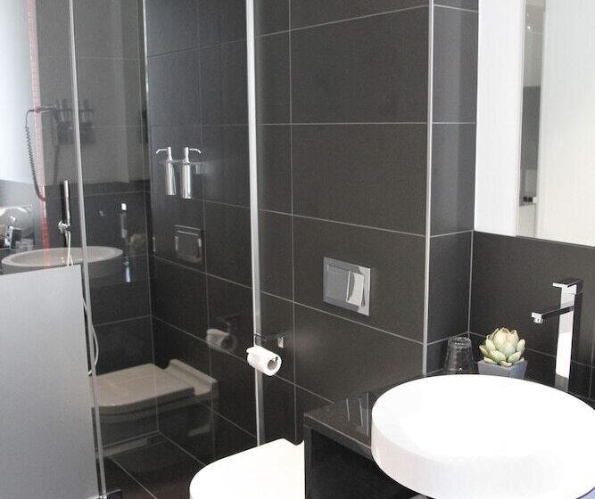 اتاق سوپریور, Grey