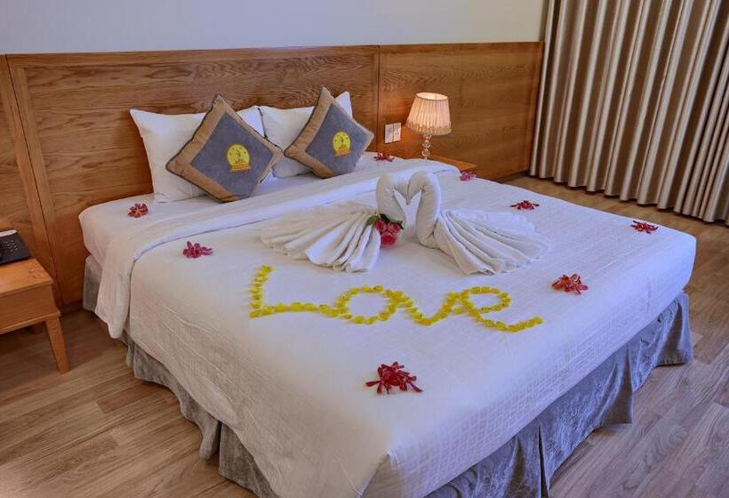 اتاق لوکس, Hoang Son Peace