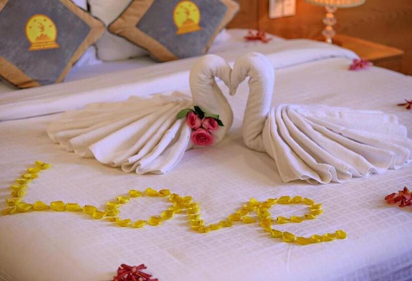 اتاق لوکس, Hoang Son Peace