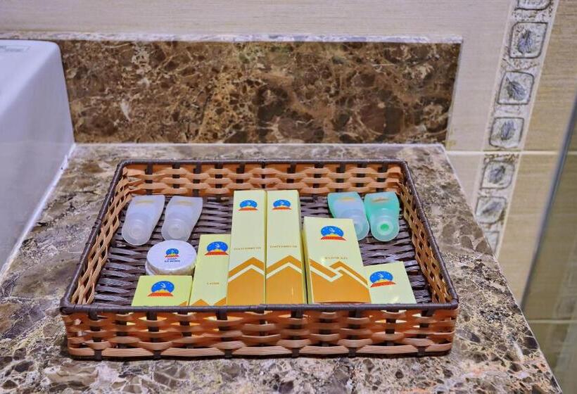 اتاق خانوادگی, Hoang Son Peace