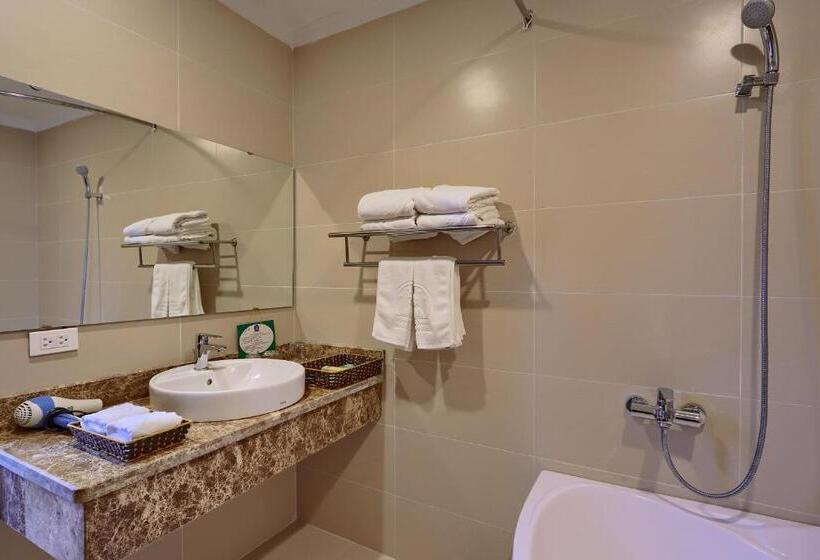 اتاق خانوادگی, Hoang Son Peace