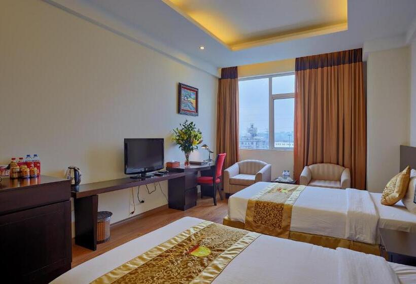 اتاق خانوادگی, Hoang Son Peace