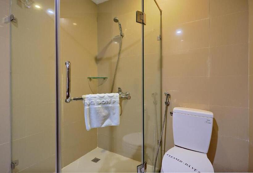 اتاق لوکس خانوادگی, Hoang Son Peace