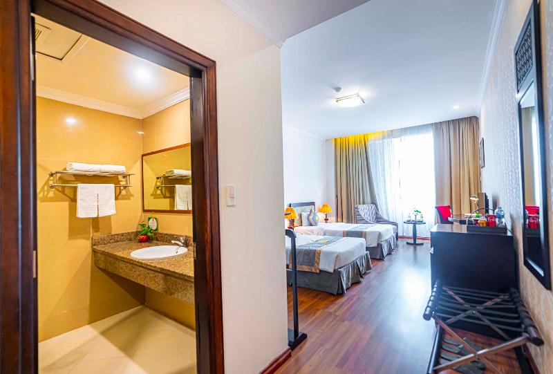 اتاق سوپریور, Hoang Son Peace