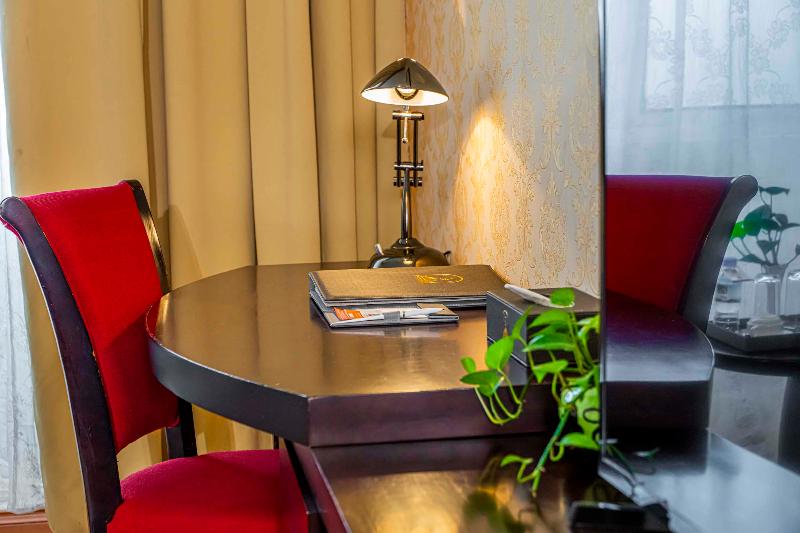 اتاق سوپریور, Hoang Son Peace