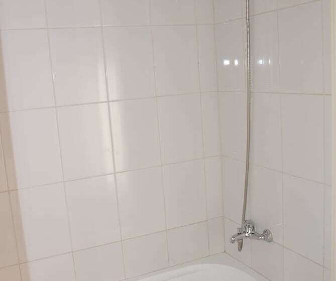 سوئیت سینیور, Iris Flower