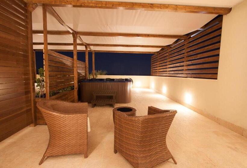 带海景的标准房, Main Palace