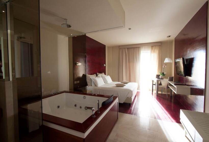 豪华海景房, Main Palace