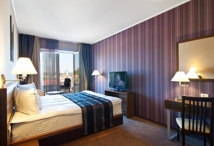 스위트 킹사이즈 침대, Wyndham Cluj