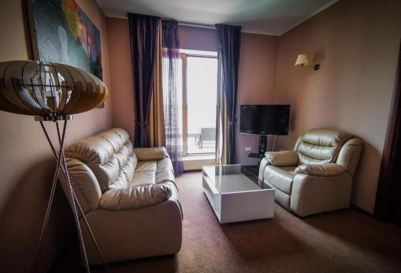 Люкс Кровать Кинг, Wyndham Cluj