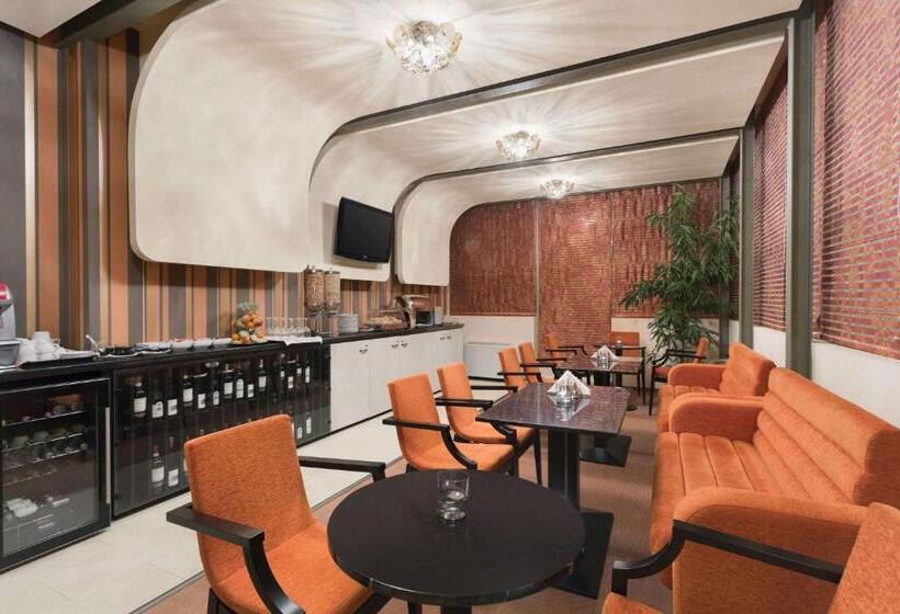 Люкс Executive Кровать Кинг, Wyndham Cluj