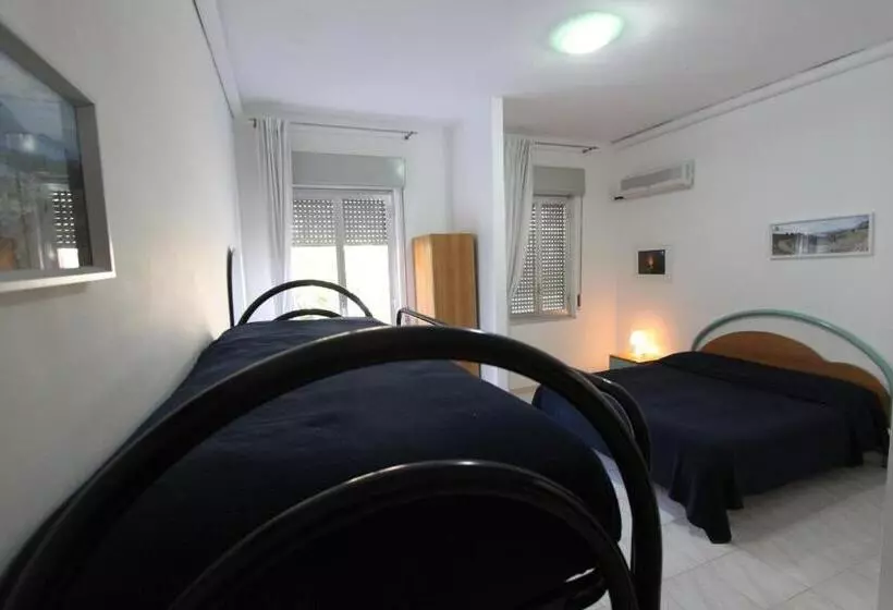 スタンダード４人部屋, Ristorante La Scogliera   Nuova Gestione