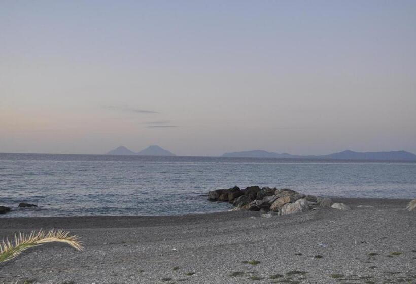 חדר סטנדרט לארבעה נוף לים, Ristorante La Scogliera   Nuova Gestione