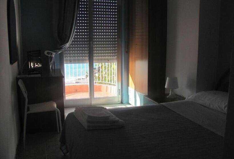 חדר סטנדרט נוף לים עם מרפסת, Ristorante La Scogliera   Nuova Gestione