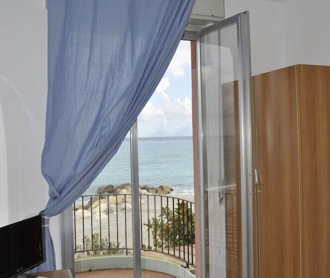 Triple Room Sea View, Ristorante La Scogliera   Nuova Gestione